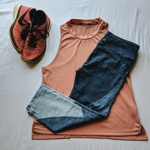 GapFit Heathered Blue Capri Leggings